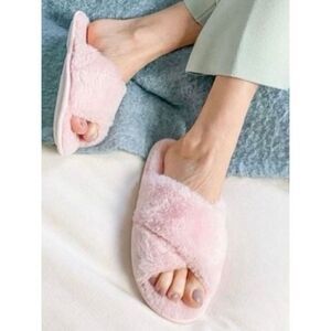 NEW Splendid Women’s S/M Slip On Light Pink Plush Cross Slide Slippers